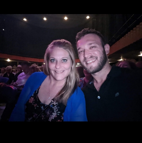 Meet your Posher, Jenn - Picture 3 of 8